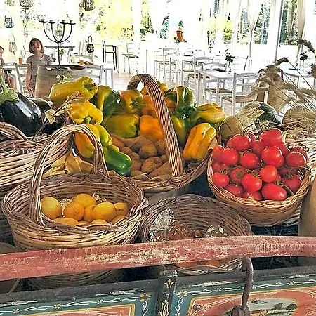 Borgo Rosso Terra 4*